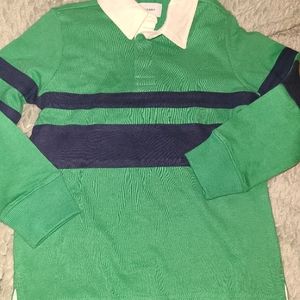 NEW BOYS 3 SHIRTS & A SWEATSUIT (SIZE 6-7)